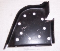 E13518 BRACKET-FRAME CROSS MEMBER-SOMBRERO-WELD TO FRAME-RIGHT-67L-79