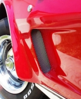 E16120 VENT GRILLE-SIDE FENDER-BRIGHT FINISH-MINI MESH-PAIR-73-79